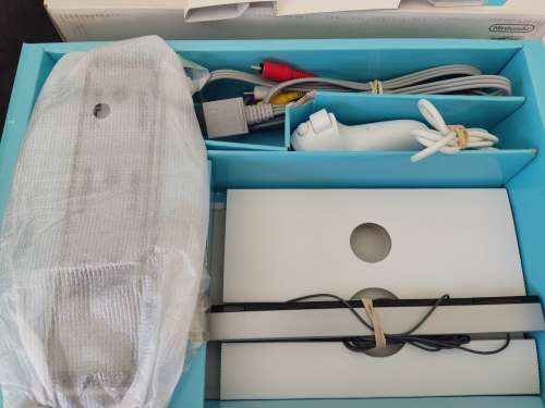Nintendo Wii with Wii Sports +Wii sports Resort Pal region boxed