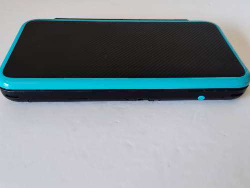 "New" Nintendo 2ds xl +charger and stylus