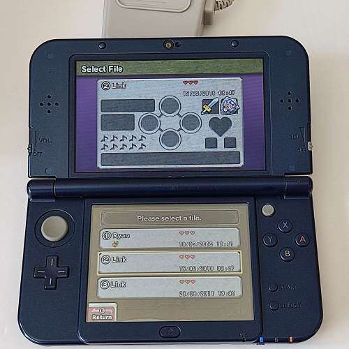 `New` Nintendo 3ds XL console +charger
