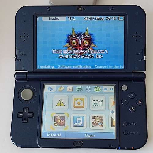 `New` Nintendo 3ds XL console +charger