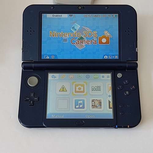 `New` Nintendo 3ds XL console +charger