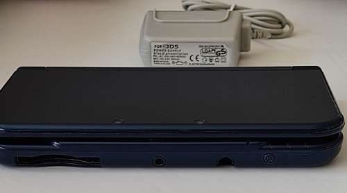 `New` Nintendo 3ds XL console +charger