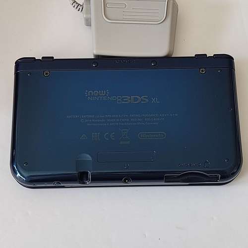 `New` Nintendo 3ds XL console +charger