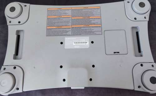 Nintendo Wii balance board with game Pal region ( Wii Fit)