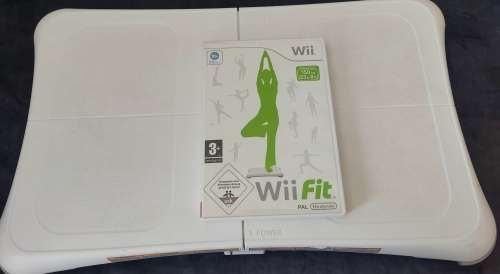 Nintendo Wii balance board with game Pal region ( Wii Fit)