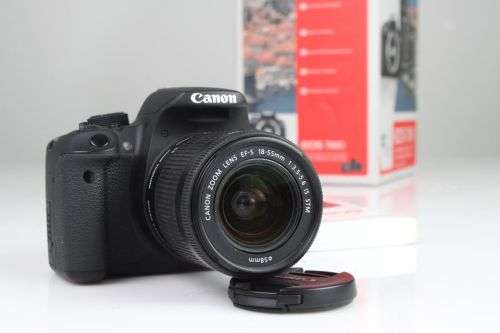 Canon EOS 700D + EF-S 18-55mm 3.5-5.6 is STM Lens