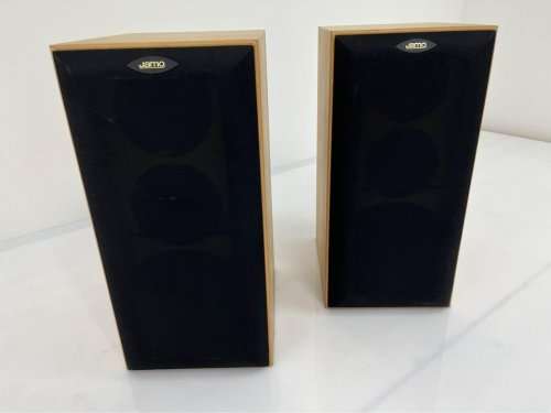 JAMO Studio 130 Bookshelf Speakers