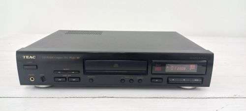 TEAC AG-780 AM/FM Stereo Receiver & TEAC CD-P1100 Compact Disc Player + TEAC Remote