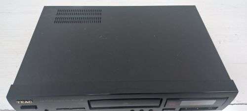 TEAC AG-780 AM/FM Stereo Receiver & TEAC CD-P1100 Compact Disc Player + TEAC Remote