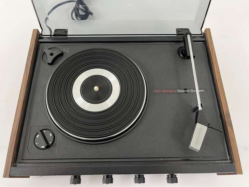 Vintage SANYO Solid State ( Amp / Radio / Turntable ) Combo