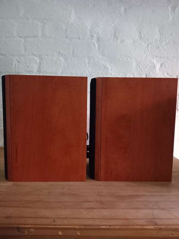 Kef Cresta 10 Bookshelf Speakers