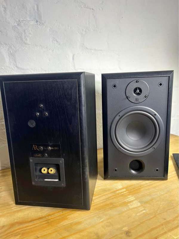 Acoustic Research 206 HO Bookshelf Speakers