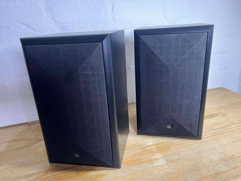 Acoustic Research 206 HO Bookshelf Speakers