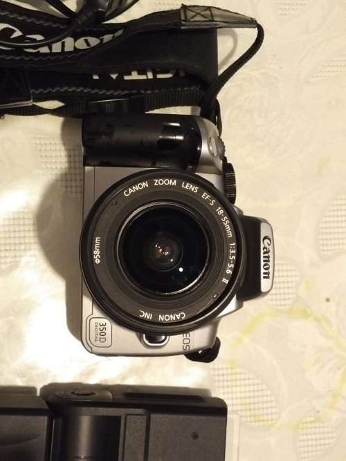 CANON DSLR CAMERA + FLASH