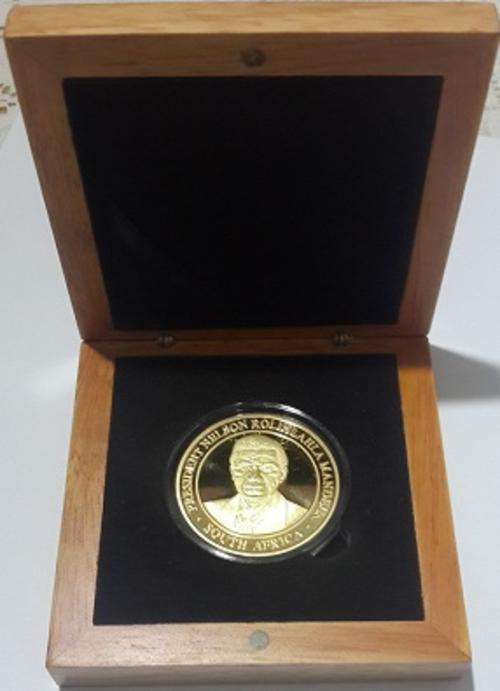NELSON MANDELA "BY ACT OF CONGRESS" 24KT GP MEDALLION + BEECHWOOD BOX