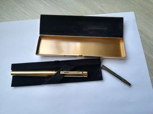 14K Sheaffer Targa Brass fountain pen
