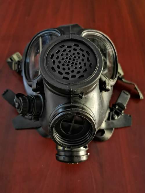 Brand New Huber Suhner Military Full Face Gas Mask with brand new filter cartridge