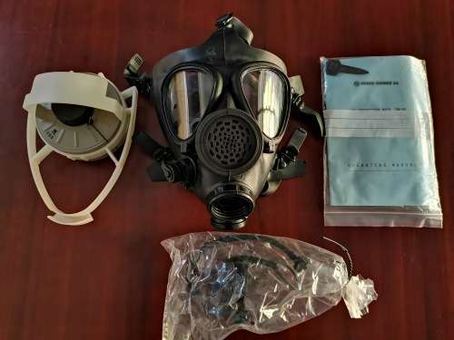 Brand New Huber Suhner Military Full Face Gas Mask with brand new filter cartridge
