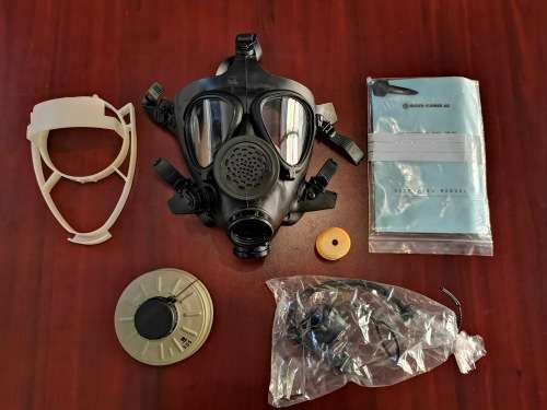 Brand New Huber Suhner Military Full Face Gas Mask with brand new filter cartridge