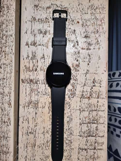 *Samsung Galaxy Watch 4 Classic*