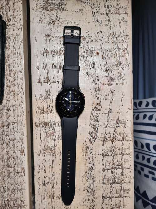 *Samsung Galaxy Watch 4 Classic*