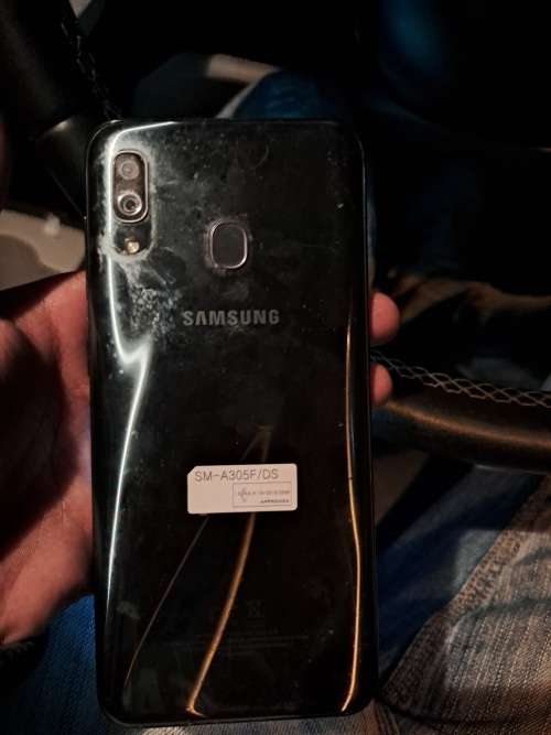 Samsung A30 - Dual Sim. Great deal!