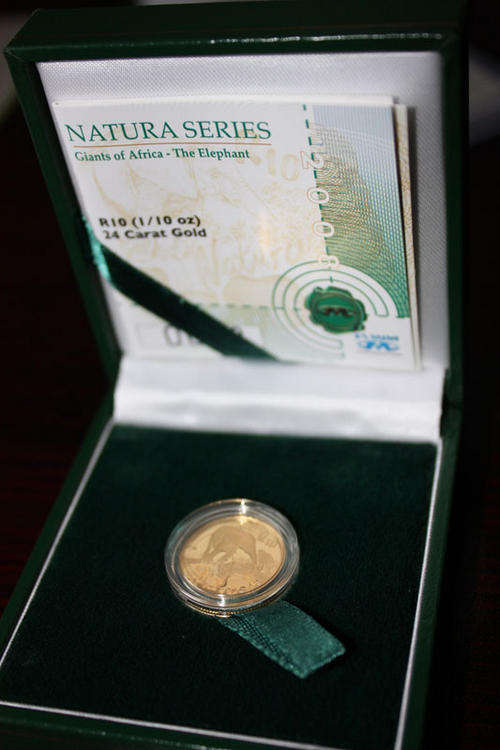 2008 Elephant 1/10 oz Natura gold