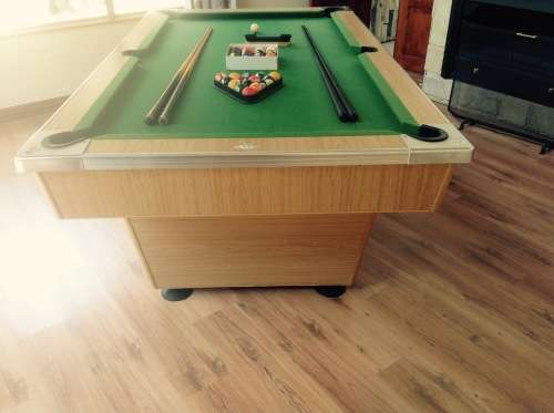 Slate pool table for sale in excellent condition !!!