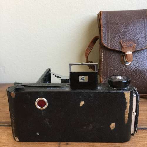 Kershaw Eight-20 King Penguin folding 120mm film camera with case