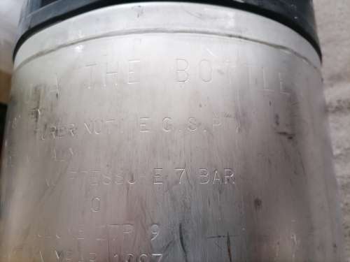 VINTAGE COCA COLA 1997 - SYRUP BARREL STILL HAS GAS INSIDE - ITALIA - 9L CAPPASITY