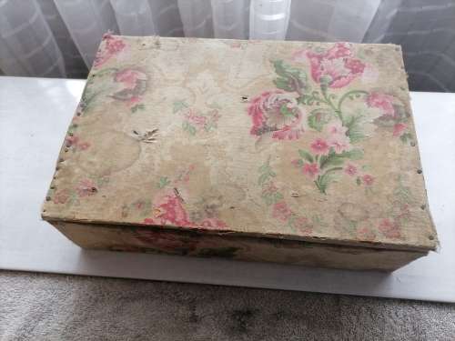 VINTAGE 1900 VOETSEK - SEWING BUNDLE WITH PURSES AND MUCH MORE