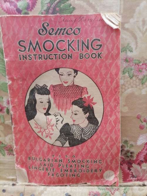 VINTAGE 1900 VOETSEK - SEWING BUNDLE WITH PURSES AND MUCH MORE