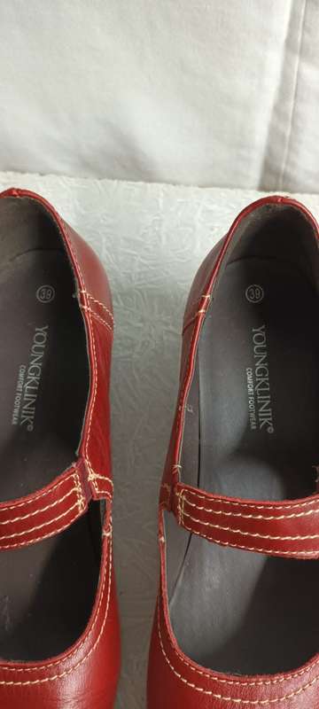 Young Klinik Ladies Shoes size 6