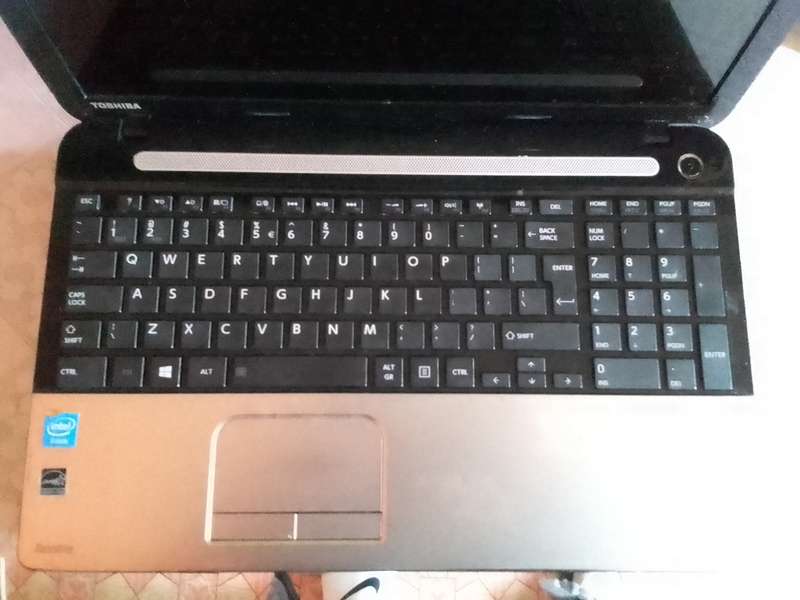 Toshiba Satellite C50 Laptop (Read)