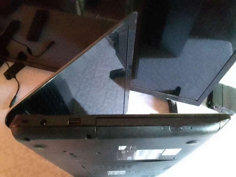Toshiba Satellite C50 Laptop (Read)