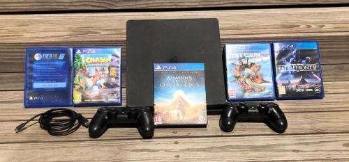 SONY PS4 CONSOLE WITH GREAT GAMES - EXCELLENT CONDITION