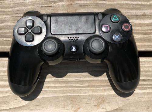 SONY PS4 CONSOLE WITH GREAT GAMES - EXCELLENT CONDITION