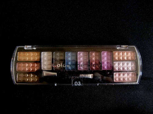 USA Profusion *  "Colour Me Glow" 12 Metallic Shadow Palette