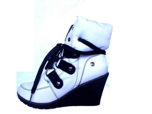 Baby Phat Womens Wedge White Boot SA Size 4 (US 7)