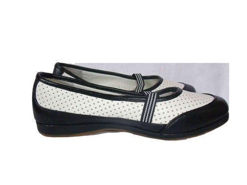 Casual Flat Pumps White Size 5