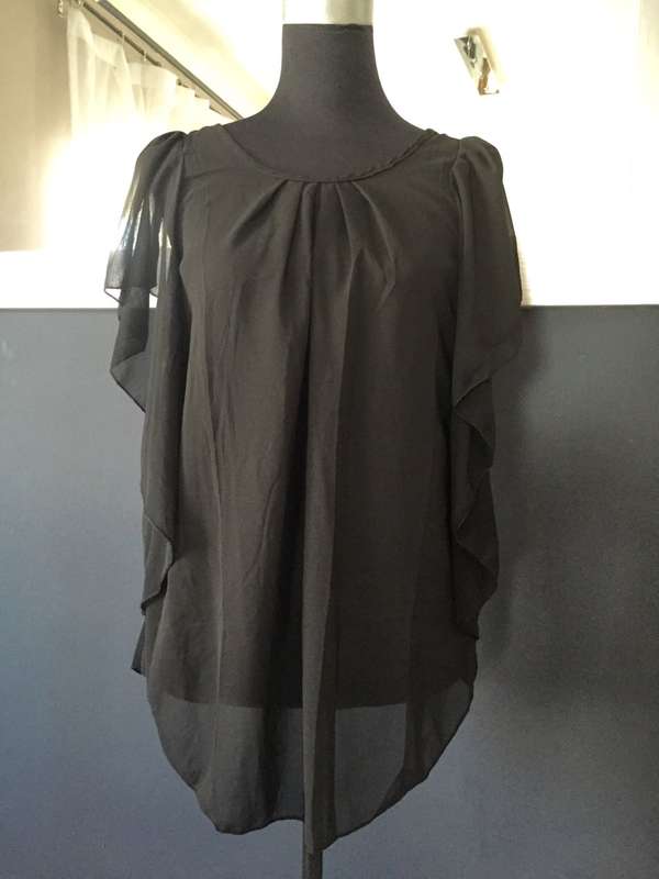 " CLEARANCE GIVEAWAY " Chiffon Flare Top Black Size 34-36