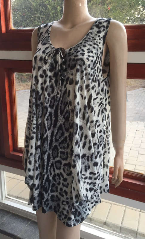 Long Tunic Top Gathered Hem Leopard Print Colors: Black, Brown