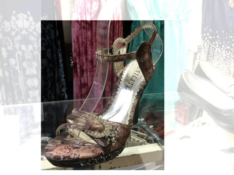 "Clearance Sale" Stunning Floral High Heel Sandals Size 4