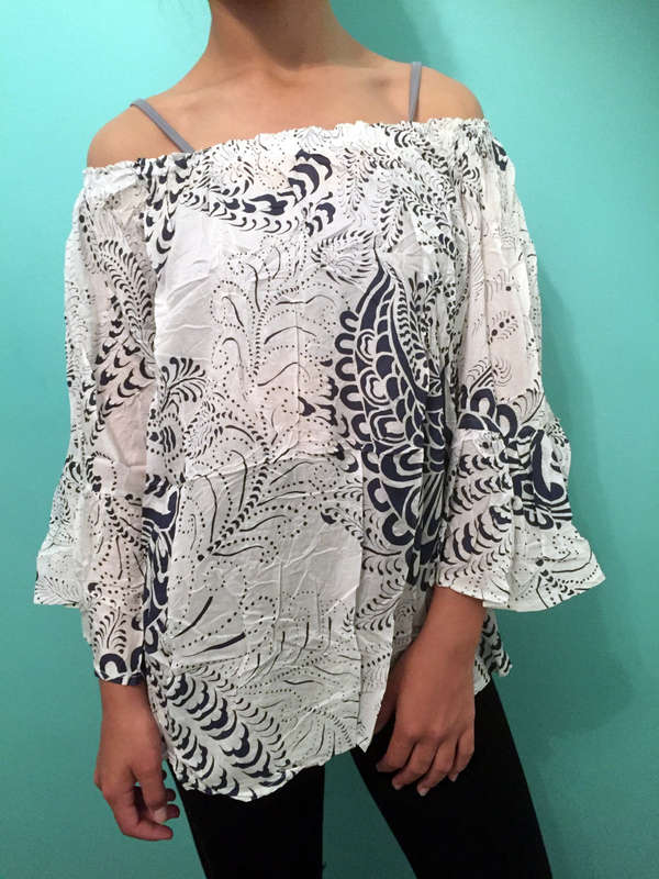 Off The Shoulder Loose Bat Horn Sleeve Top 2 Colors