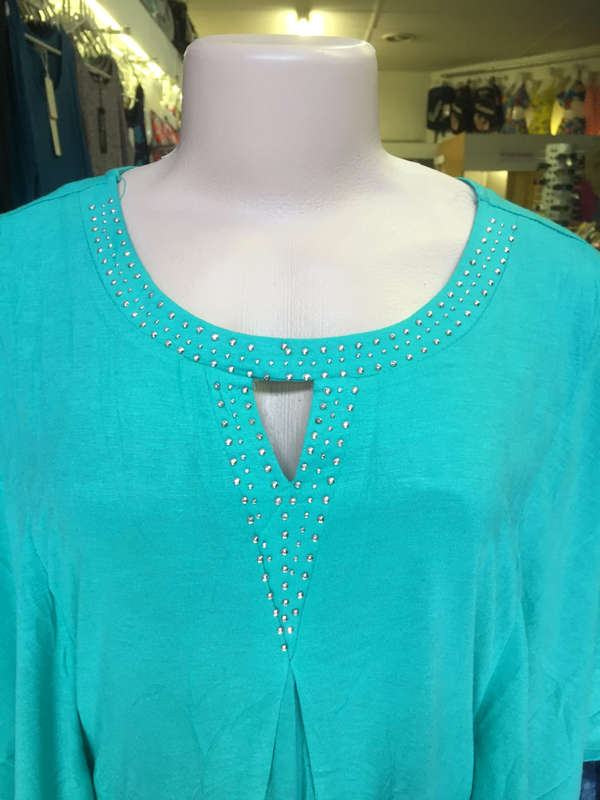 Super Comfy Flutter Tunic Top Studded Neckline Size 44-46