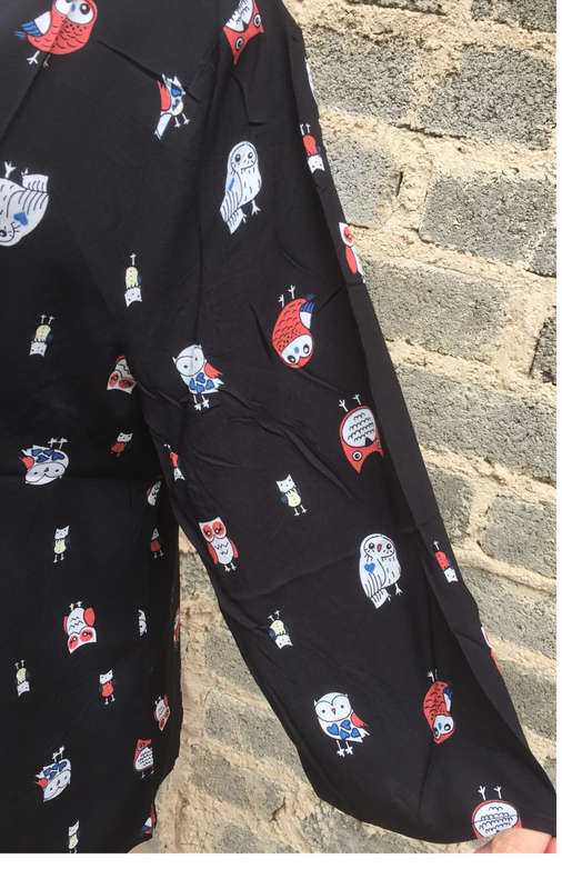 3/4 Sleeve Curved Hem Owl Pattern Top Size 40-42