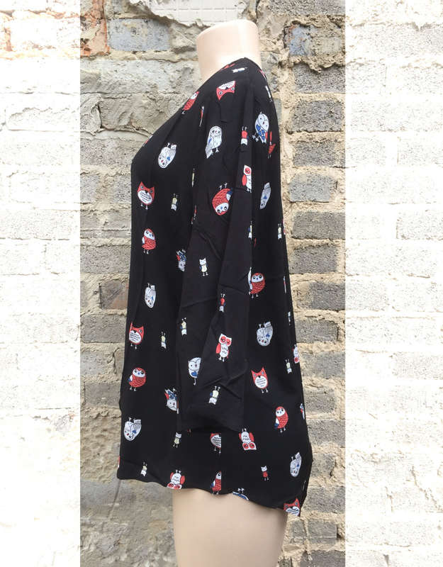 3/4 Sleeve Curved Hem Owl Pattern Top Size 40-42