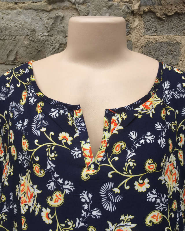 Slit Round Neck 3/4 Sleeve Shift Long Top Size 40 - 42