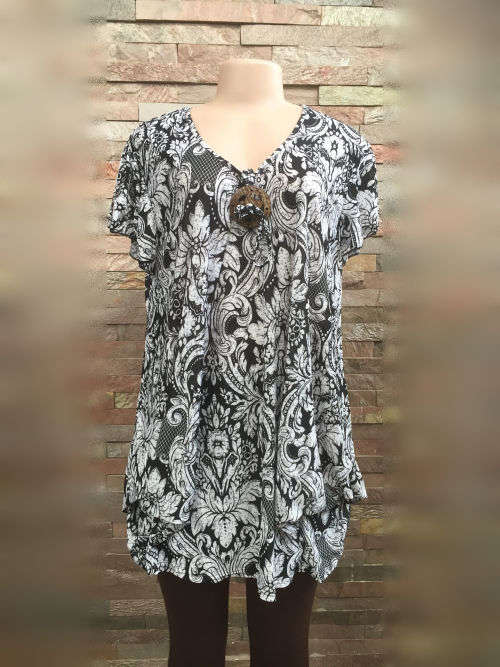 " 2017 New Arrival "  Gathered Hem Flutter Sleeve Tunic Size 40 Color Black/White
