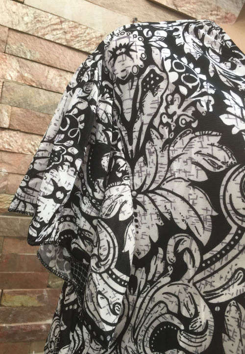 " 2017 New Arrival "  Gathered Hem Flutter Sleeve Tunic Size 40 Color Black/White